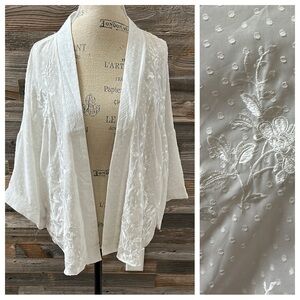 POL White Embroidered Kimono Cardigan Size Medium